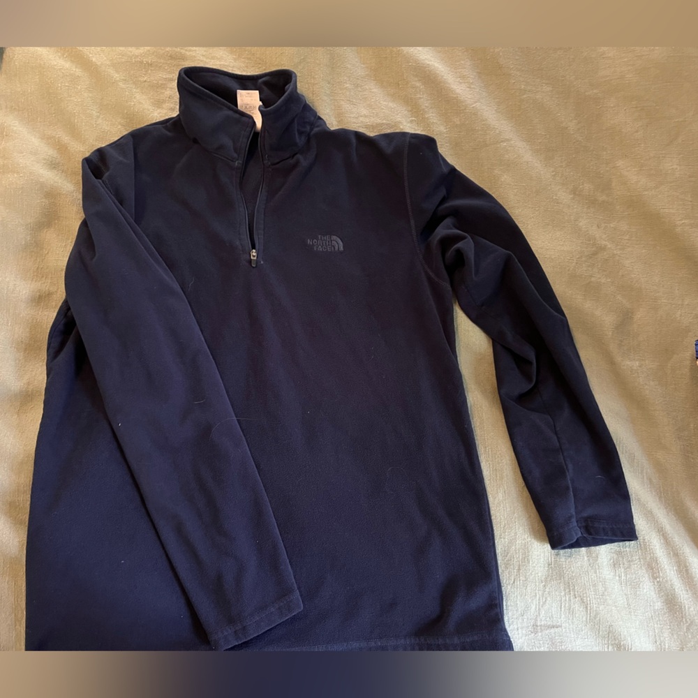 Medium dark blue men’s north face fleece